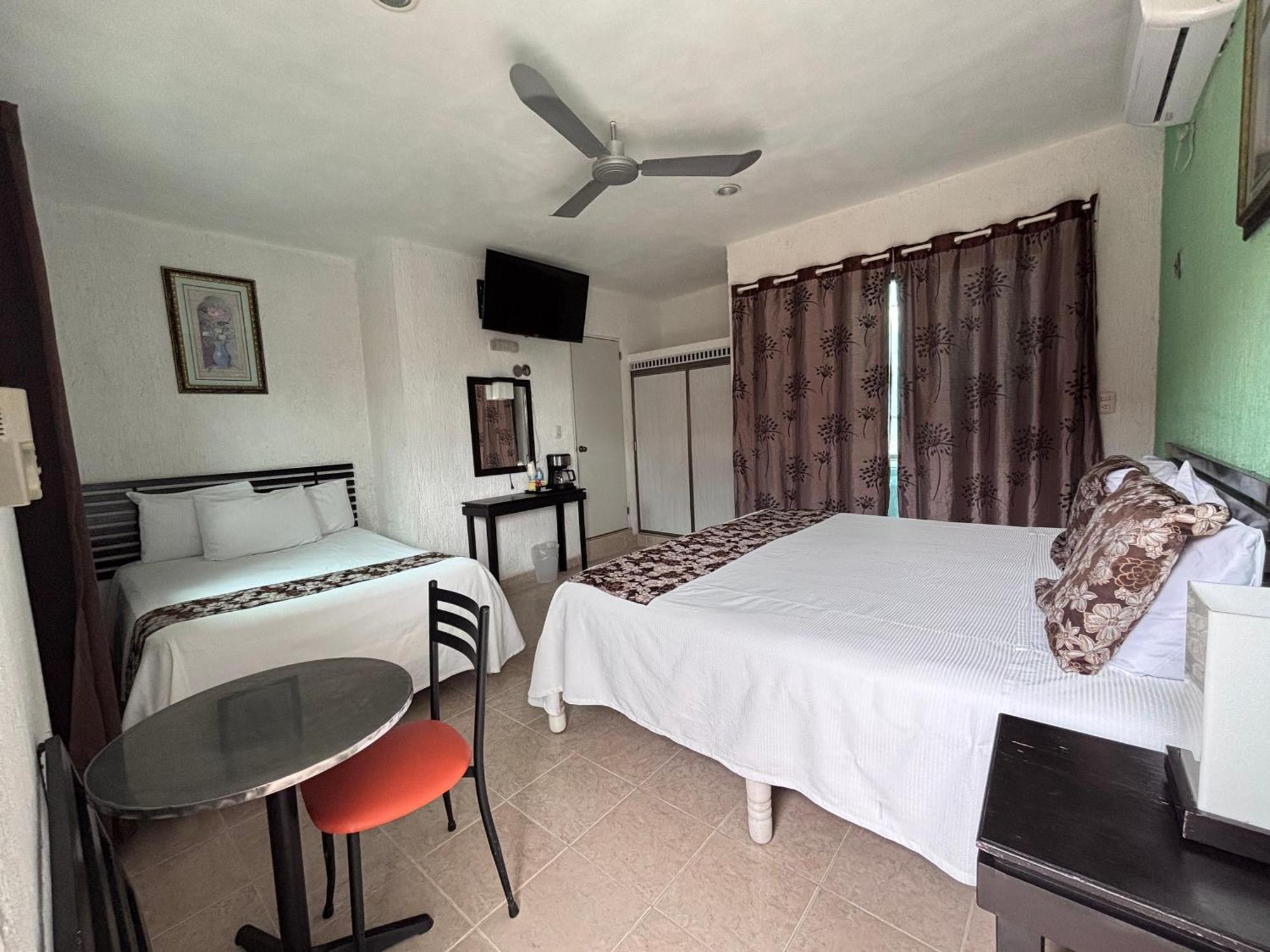 Hotel Posada Mercy Río Lagartos 外观 照片
