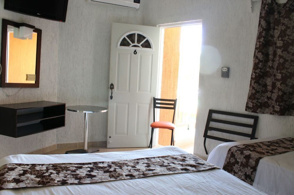 Hotel Posada Mercy Río Lagartos 外观 照片